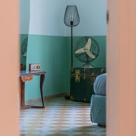 Vintage Giuliana Apartment