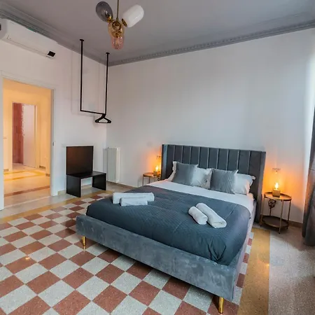 Vintage Giuliana Apartment